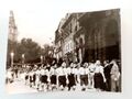 19 Mars 1946 les scouts défilent en ville.jpg
