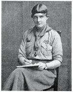 Vera Barclay en uniforme.